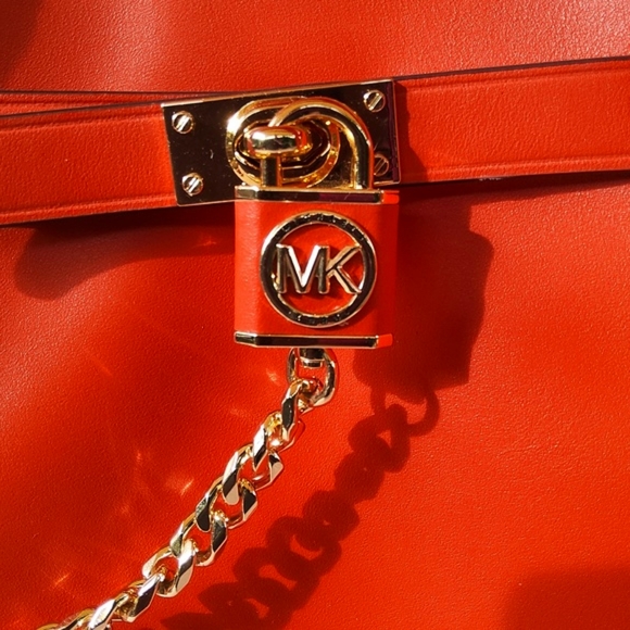 MICHAEL Michael Kors Hamilton Legacy Medium Messenger Bucket Bag-- NWT - Picture 3 of 14